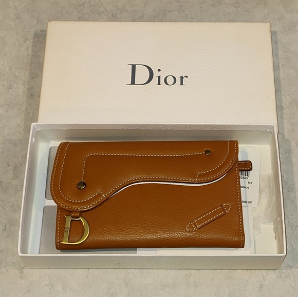 NEW CHRISTIAN DIOR MEDIUM SADDLE BI-FOLD WALLET WITH CD CHARM FULL INCLUSION COA - Picture 5 of 16